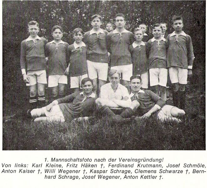 alt-Mannschaftsfoto-nach-Vereinsgruendung