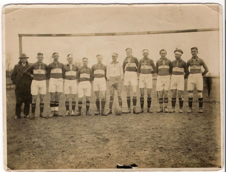 alt-Mannschaftsfoto-unbekannt-1