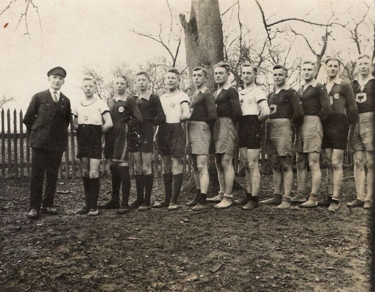 alt-Mannschaftsfoto-unbekannt-2