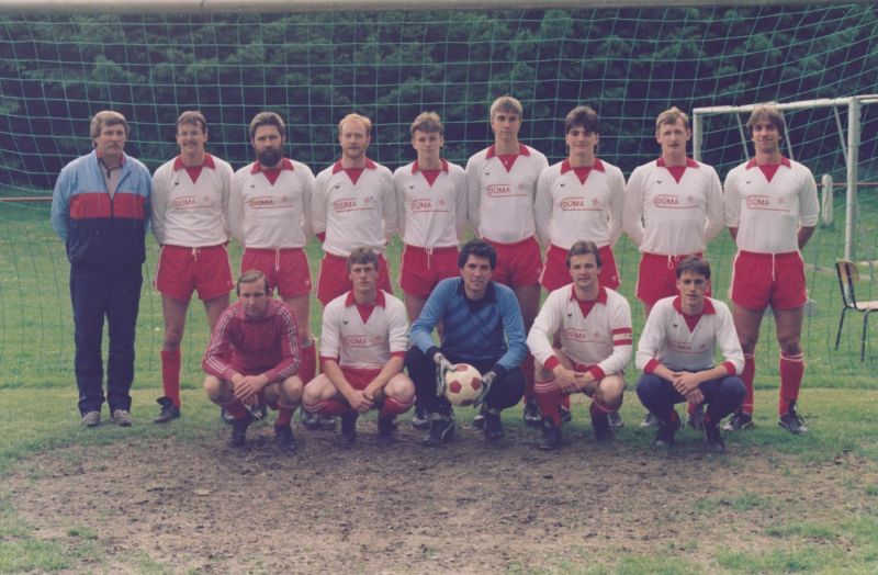 1986-ca.-Erste-Mannschaft01