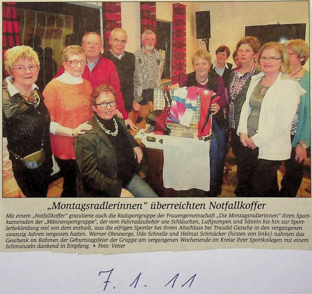 2011-01-07-Maennersportgruppe-20-Jaehriges-Jubilaeum-Gratulation-durch-Montagsradlerinnen